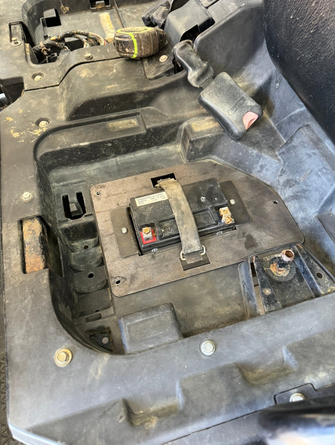 SECONDARY BATTERY BOX