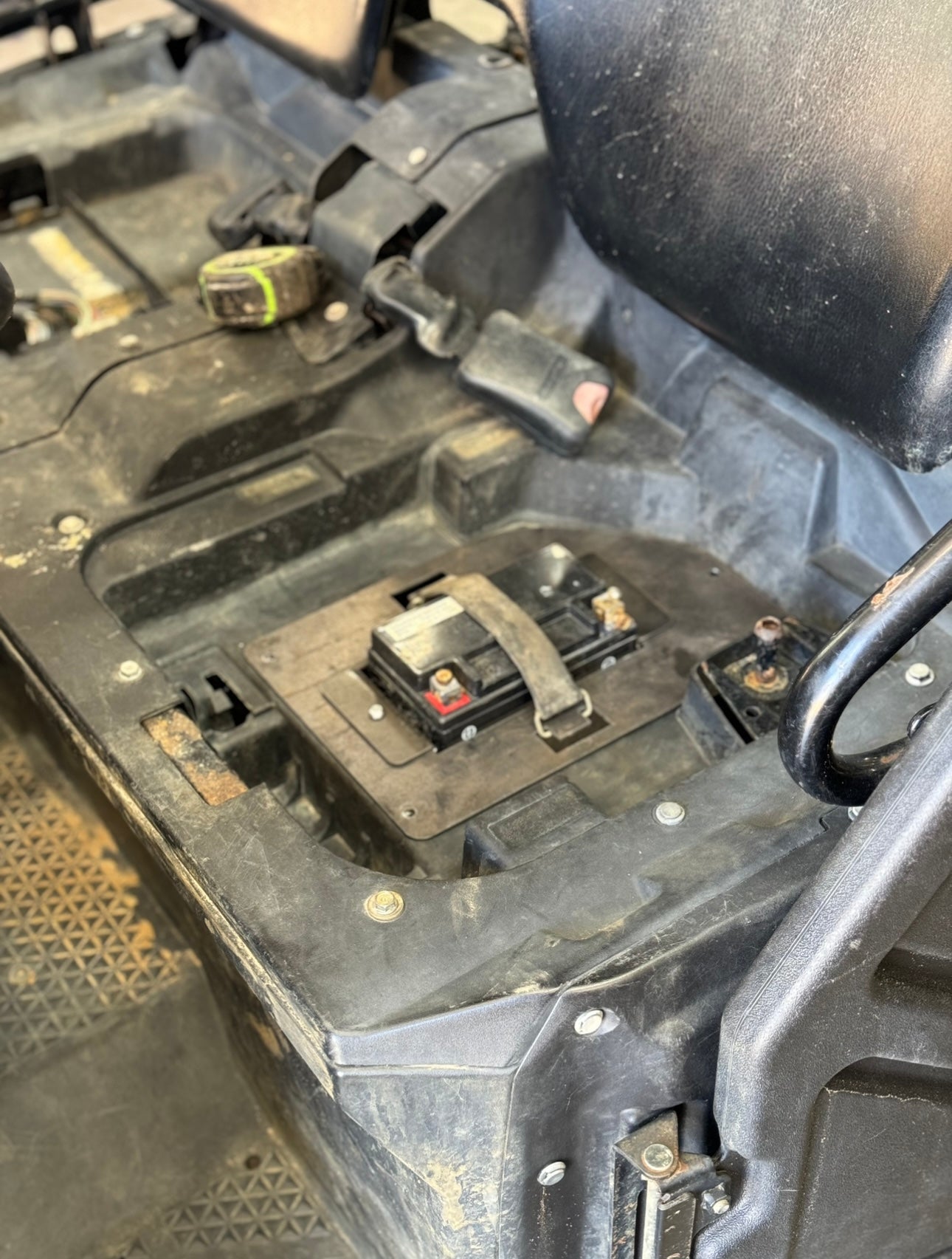 SECONDARY BATTERY BOX