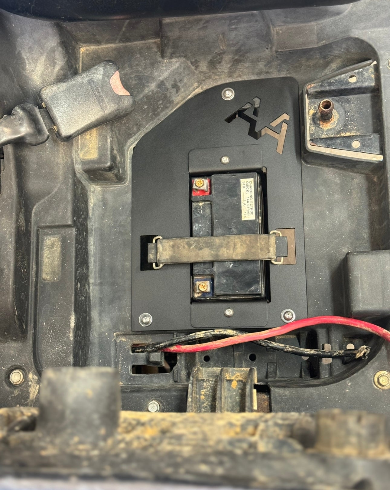 SECONDARY BATTERY BOX