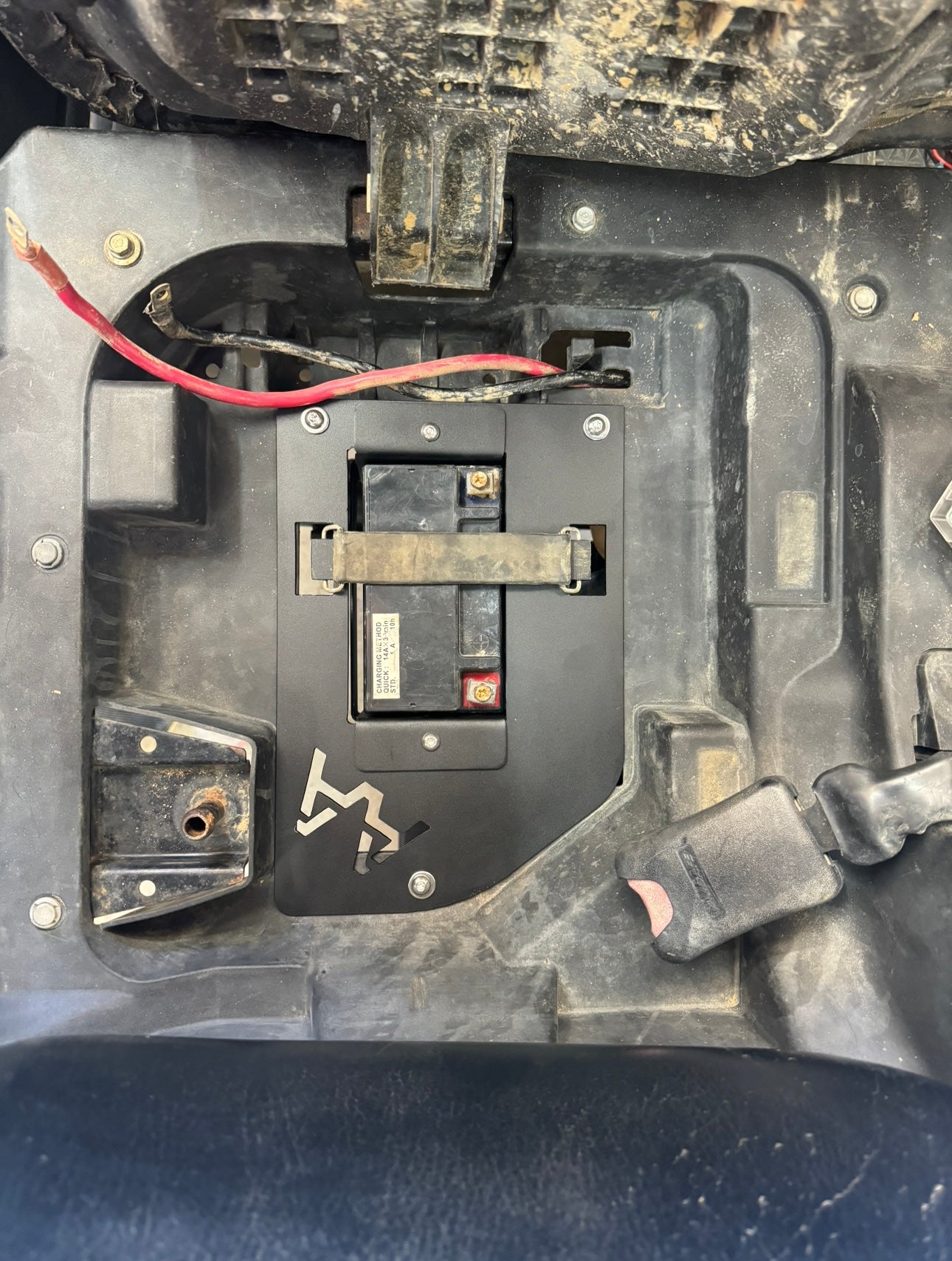 SECONDARY BATTERY BOX