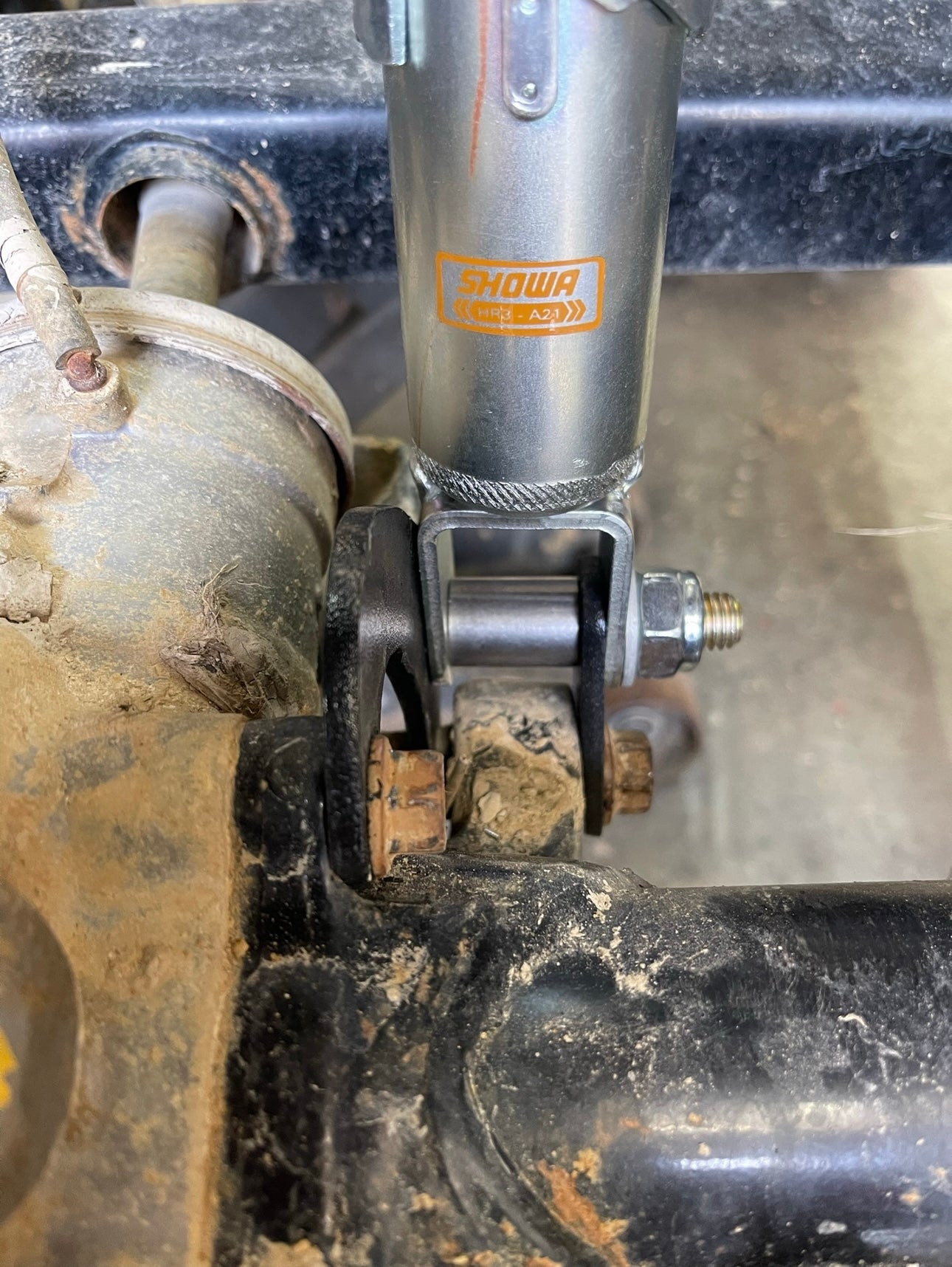 2.25"  2014-26 bracket lift - STRAIGHT REAR AXLE